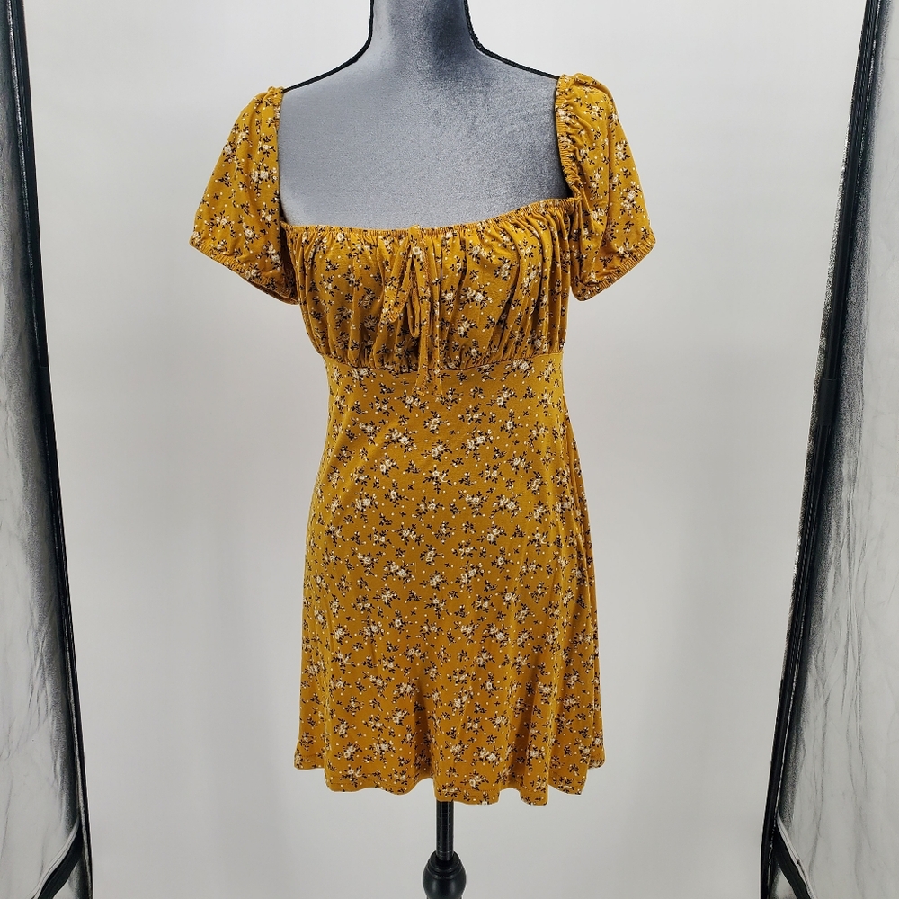 ♤♤ Boohoo Square Neck Puff Sleeve Mini Dress Mustard with White Floral Size 6